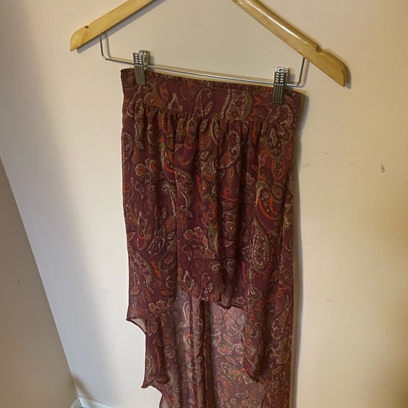 NWT never worn high/low skirt - Picture 3 of 4